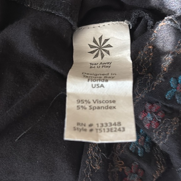 Anthropologie/Caite Kimono Black w/ beautiful embroidery border/back/sleeves, M - Picture 9 of 10